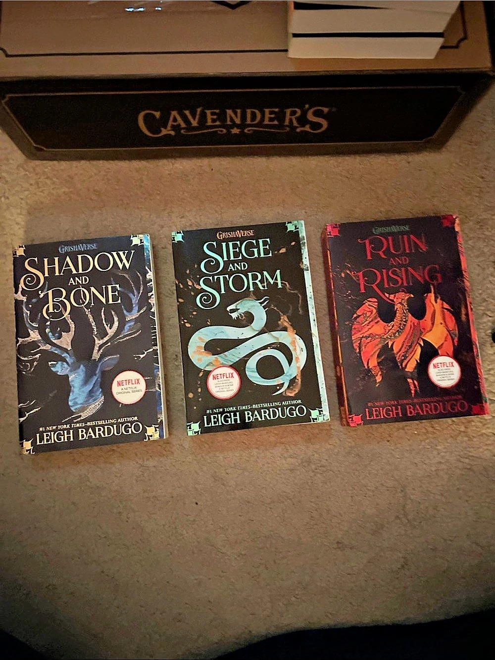 Leigh Bardugo The Shadow and Bone Trilogy Boxed Set Black & Red